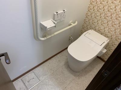 全自動お掃除トイレへ